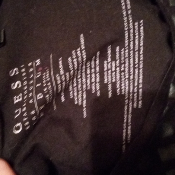 Guess Men's Medium T shirt - Picture 4 of 4